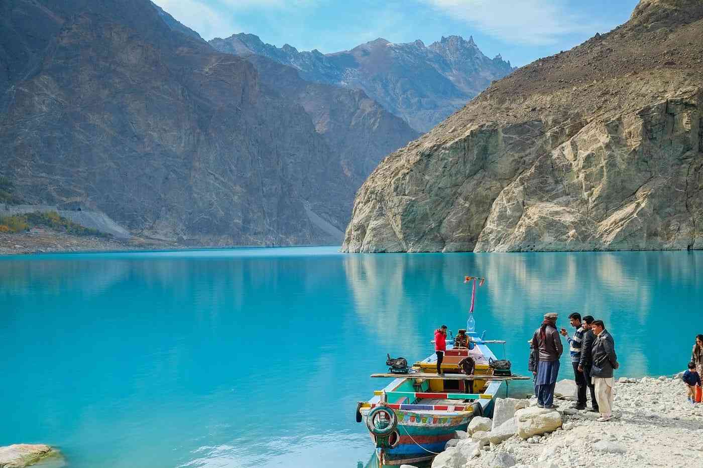 lakes in gilgit baltistan hunza