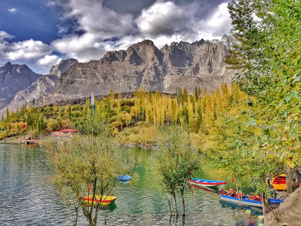 Upper Kachura Lake